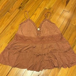 American Eagle flowy tank